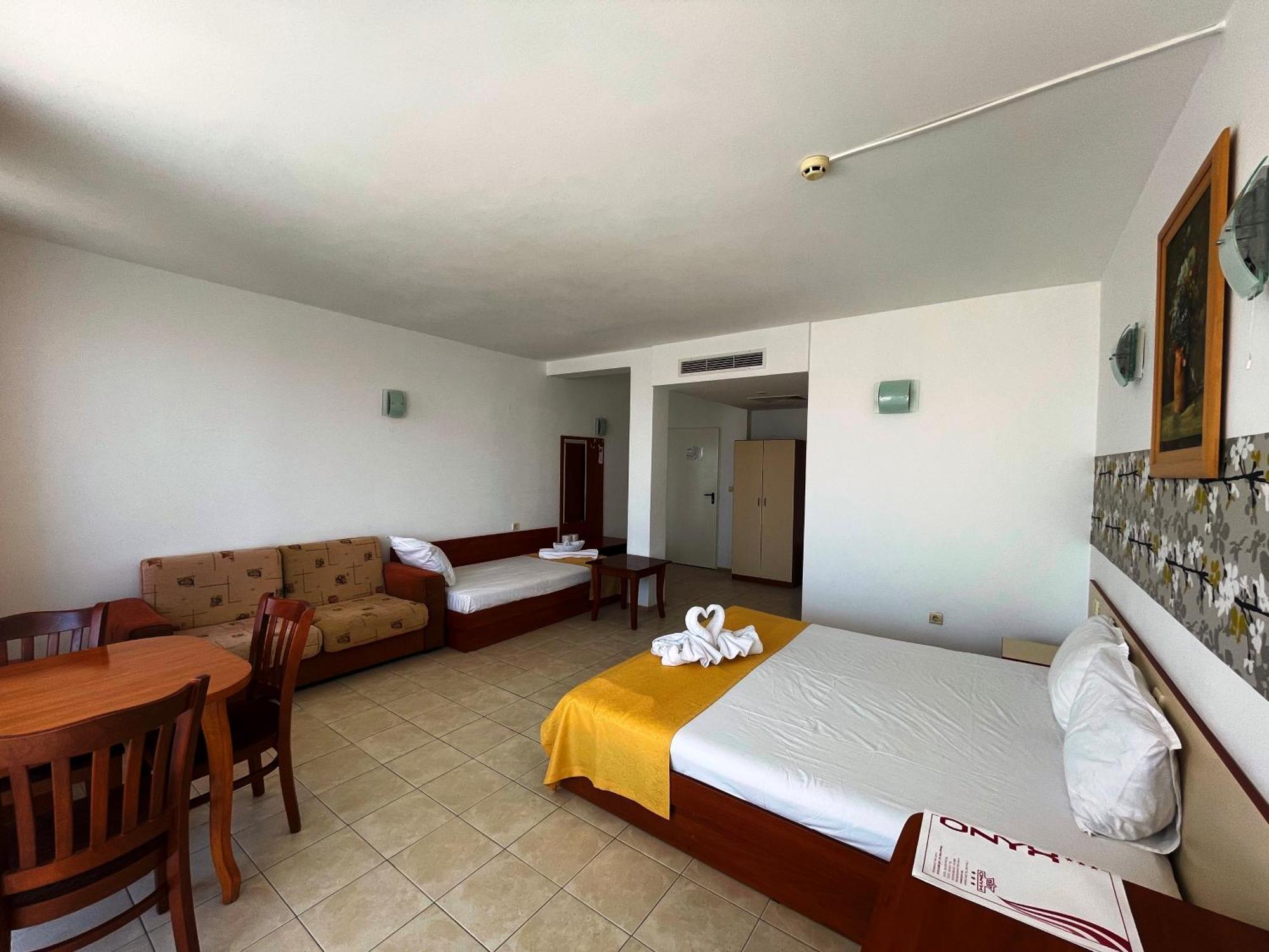 Hotel Onyx Kiten  Bagian luar foto
