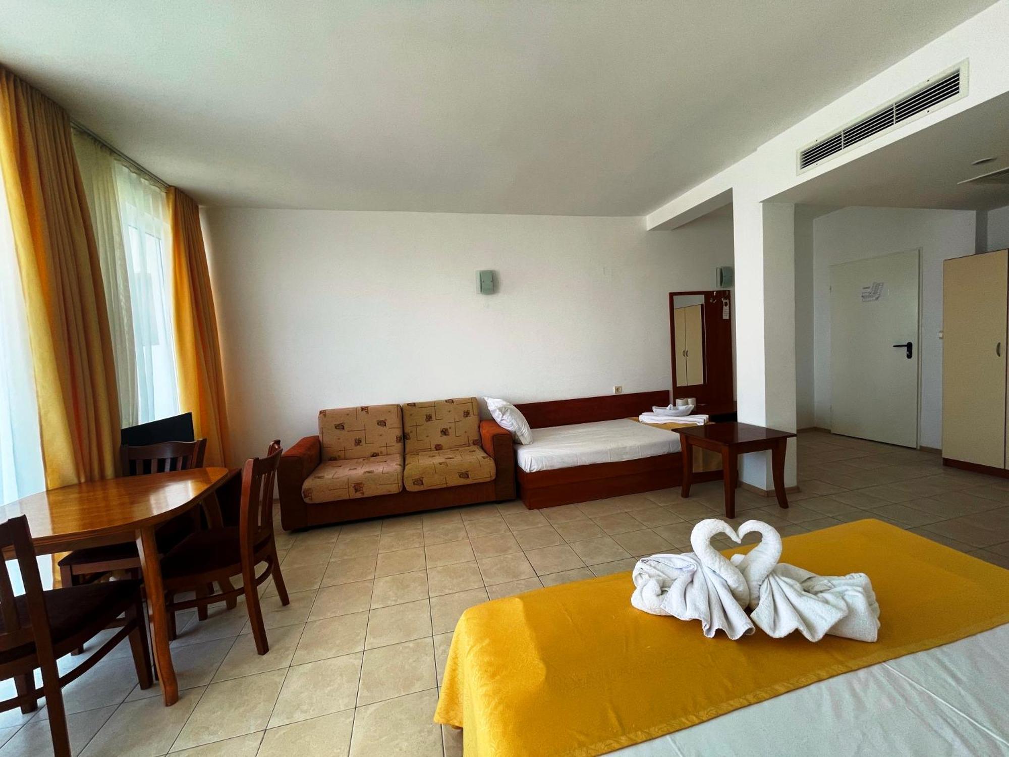 Hotel Onyx Kiten  Bagian luar foto