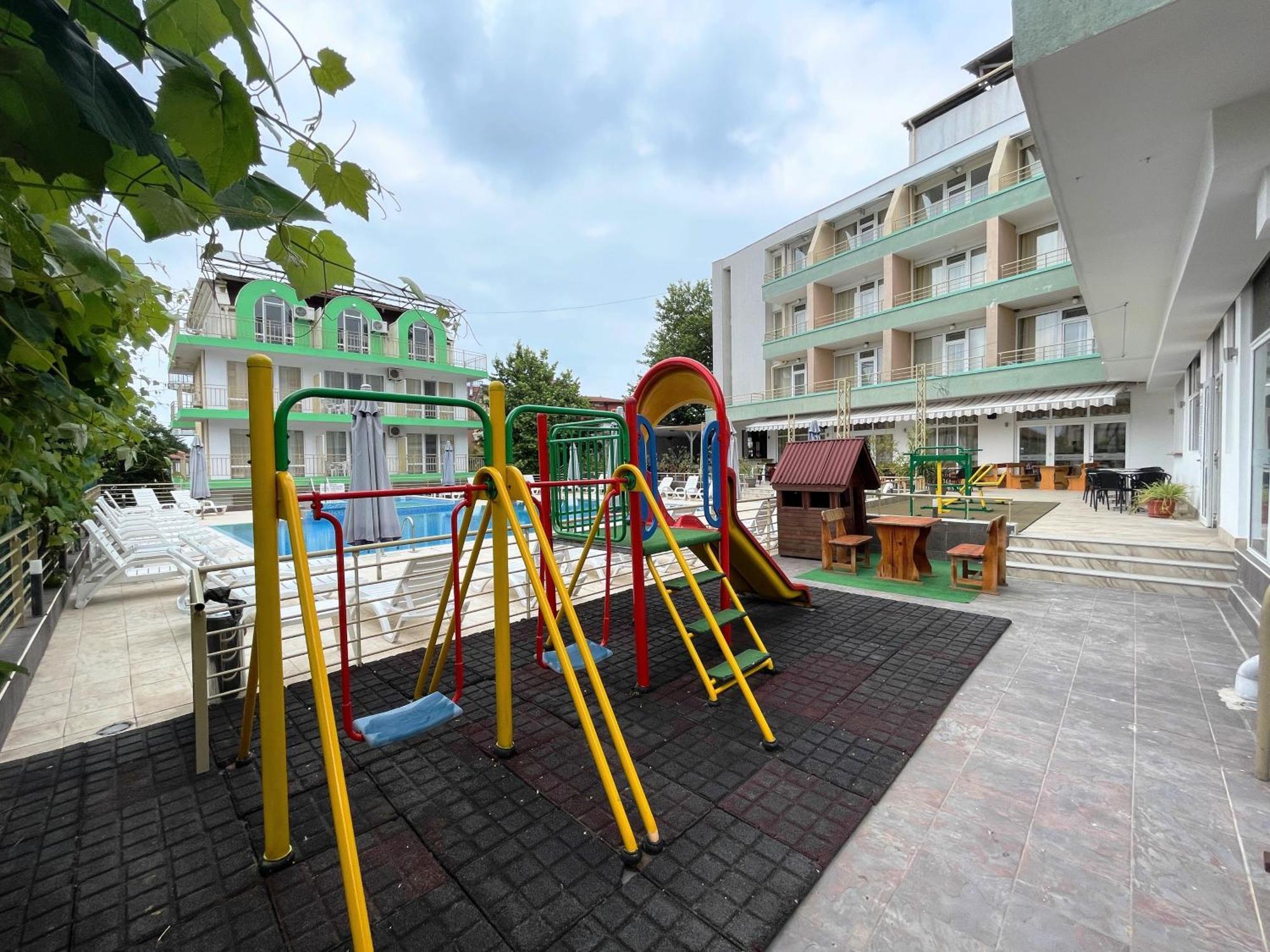 Hotel Onyx Kiten  Bagian luar foto
