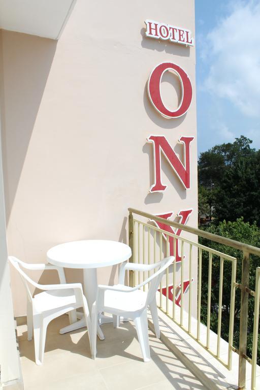 Hotel Onyx Kiten  Bagian luar foto